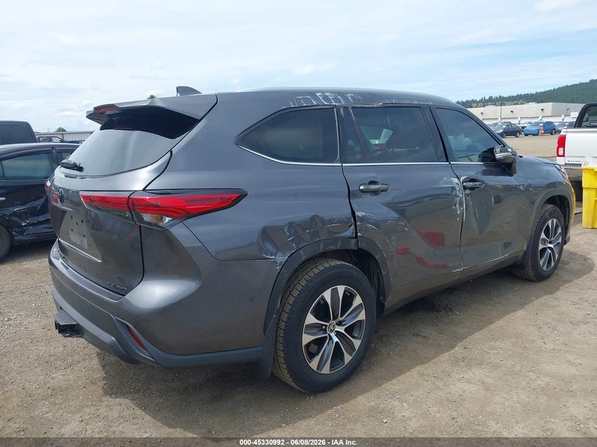 2022 Toyota Highlander VIN 5TDGZRBH3NS588007 IAAI salvage auction — RIGHT SIDE, Bill Of Sale (Washington), sold $11,500 on 2026-07-16 (photo 4)