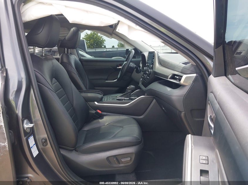 2022 Toyota Highlander VIN 5TDGZRBH3NS588007 IAAI salvage auction — RIGHT SIDE, Bill Of Sale (Washington), sold $11,500 on 2026-07-16 (photo 5)