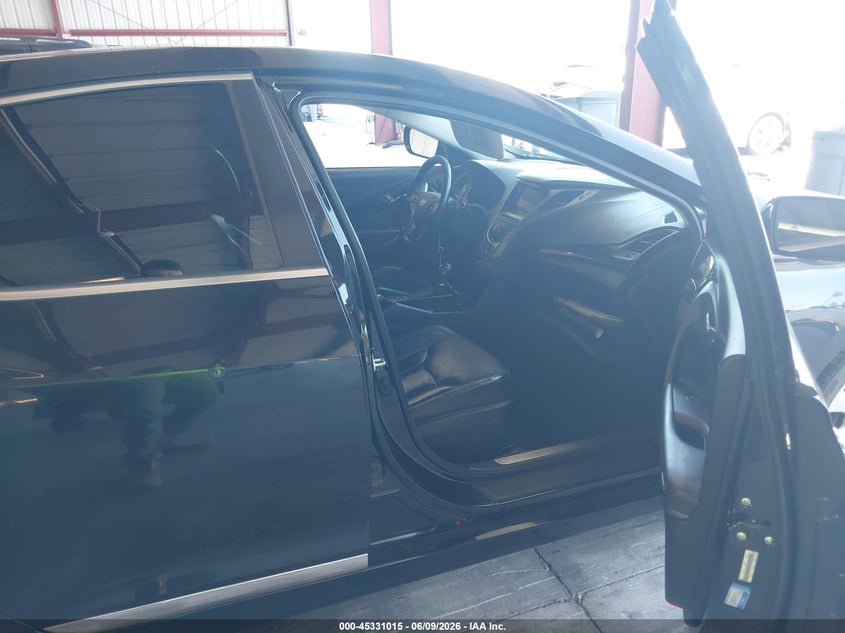 2013 Hyundai Azera VIN KMHFG4JG8DA265821 IAAI salvage auction — NORMAL WEAR, Clear - Dealer Only (California), sold $875 on 2026-07-07 (photo 5)