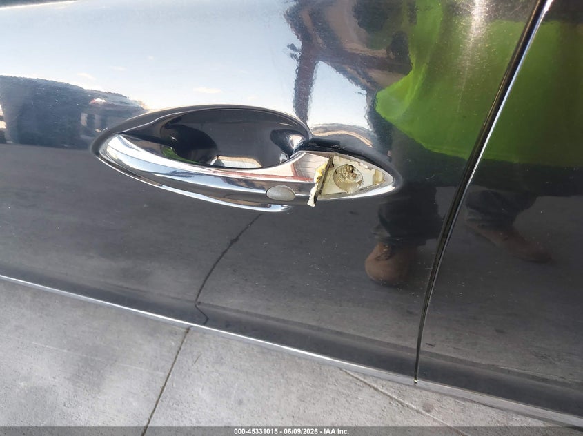 2013 Hyundai Azera VIN KMHFG4JG8DA265821 IAAI salvage auction — NORMAL WEAR, Clear - Dealer Only (California), sold $875 on 2026-07-07 (photo 6)
