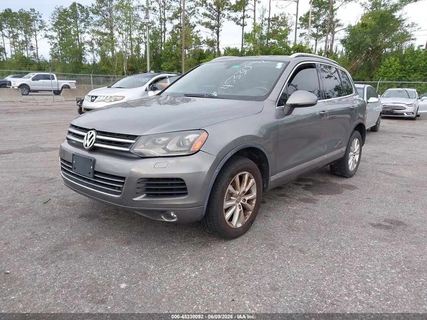 2013 Volkswagen Touareg VIN WVGEF9BP0DD008886 IAAI salvage auction — NORMAL WEAR, Salvage Title, sold $425 on 2026-07-19 (photo 2)