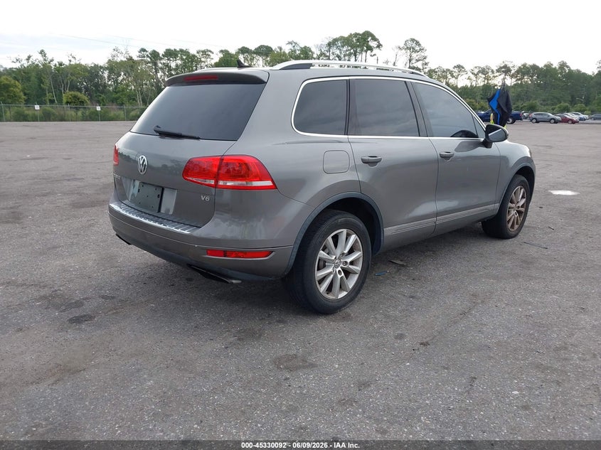 2013 Volkswagen Touareg VIN WVGEF9BP0DD008886 IAAI salvage auction — NORMAL WEAR, Salvage Title, sold $425 on 2026-07-19 (photo 4)