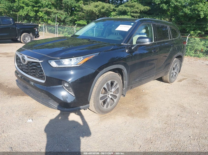 2020 Toyota Highlander VIN 5TDGZRBHXLS504763 IAAI salvage auction — HAIL, Salvage Title, sold $14,100 on 2026-07-30 (photo 2)