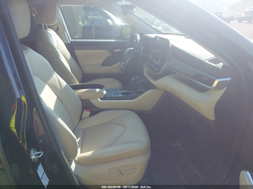 2020 Toyota Highlander VIN 5TDGZRBHXLS504763 IAAI salvage auction — HAIL, Salvage Title, sold $14,100 on 2026-07-30 (photo 5)