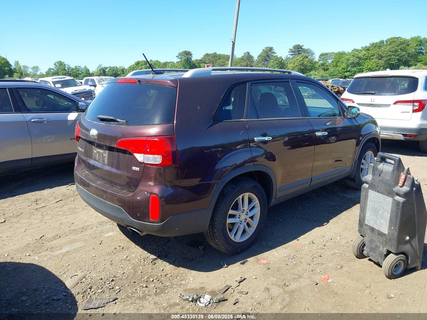 2014 Kia Sorento VIN 5XYKT3A64EG479660 IAAI salvage auction — NORMAL WEAR, Clear (New York), sold $1,200 on 2026-07-14 (photo 4)