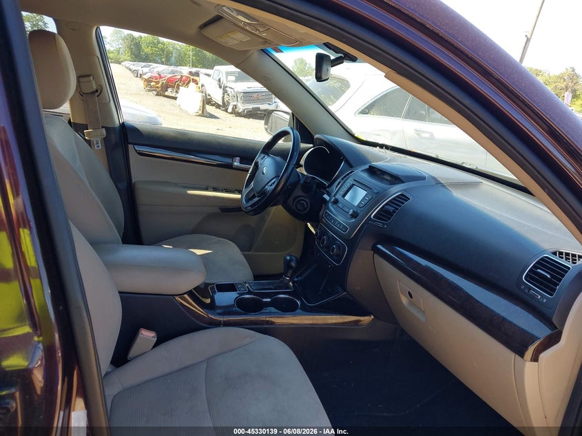 2014 Kia Sorento VIN 5XYKT3A64EG479660 IAAI salvage auction — NORMAL WEAR, Clear (New York), sold $1,200 on 2026-07-14 (photo 5)
