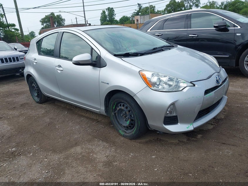 2013 Toyota Prius c VIN JTDKDTB33D1555076 IAAI salvage auction — FRONT END, Salvage Title, sold $425 on 2026-07-16 (photo 1)