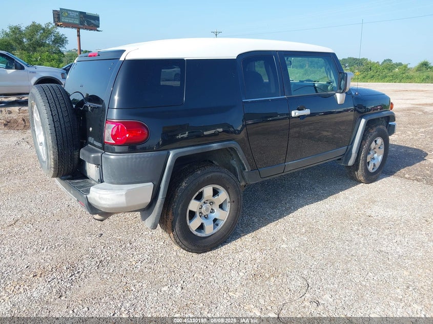 2007 Toyota Fj cruiser VIN JTEBU11F070035780 IAAI salvage auction — HAIL, Clear (Missouri), sold $2,350 on 2026-07-20 (photo 4)