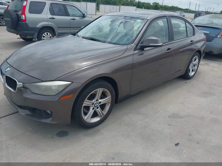 2013 BMW 3 series VIN WBA3A5G54DNP26443 IAAI salvage auction — NORMAL WEAR, Original (Texas), sold $950 on 2026-07-17 (photo 2)