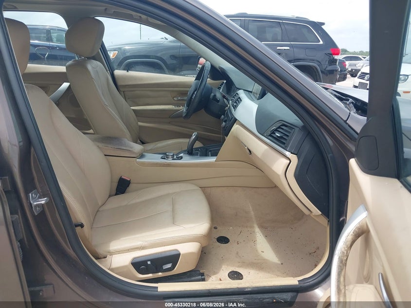 2013 BMW 3 series VIN WBA3A5G54DNP26443 IAAI salvage auction — NORMAL WEAR, Original (Texas), sold $950 on 2026-07-17 (photo 5)