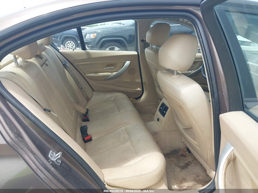 2013 BMW 3 series VIN WBA3A5G54DNP26443 IAAI salvage auction — NORMAL WEAR, Original (Texas), sold $950 on 2026-07-17 (photo 8)