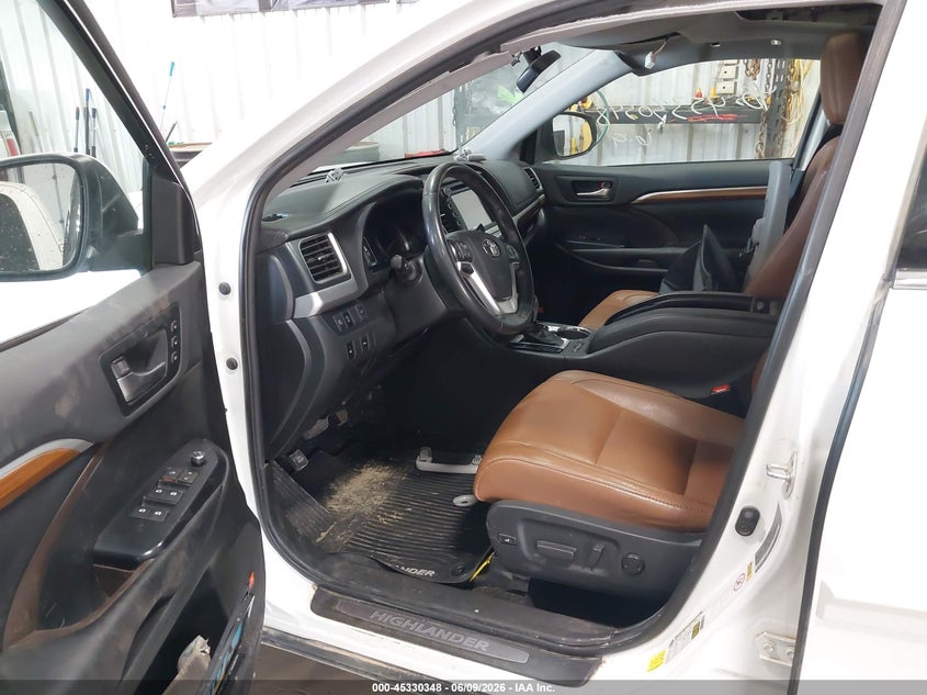 2019 Toyota Highlander VIN 5TDDZRFH1KS741511 IAAI salvage auction — BIOHAZARD/CHEMICAL, Salvage Title, sold $12,000 on 2026-07-12 (photo 5)