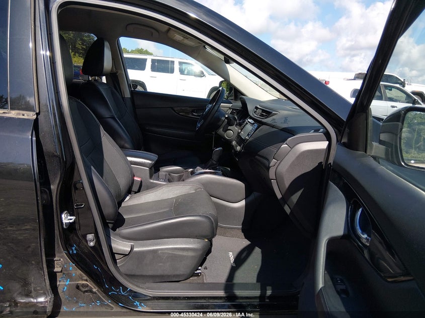 2017 Nissan Rogue VIN JN8AT2MTXHW385298 IAAI salvage auction — RIGHT SIDE, Salvage Title, sold $2,200 on 2026-07-08 (photo 5)