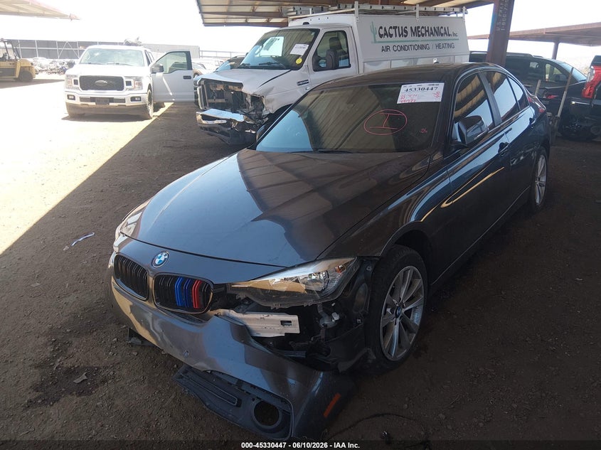 2017 BMW 3er VIN WBA8E1G55HNU14723 IAAI salvage auction — SIDE, Salvage (Arizona), sold $875 on 2026-07-28 (photo 2)