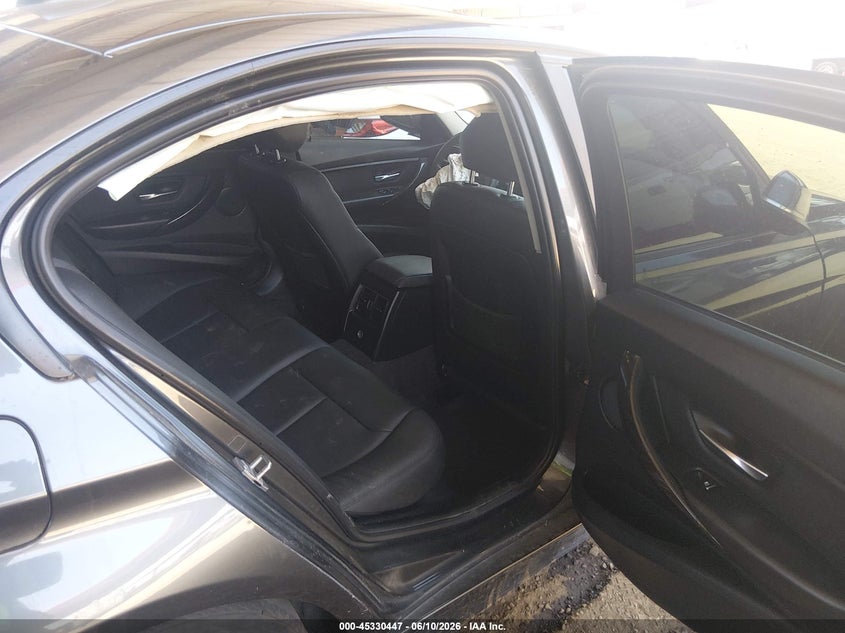 2017 BMW 3er VIN WBA8E1G55HNU14723 IAAI salvage auction — SIDE, Salvage (Arizona), sold $875 on 2026-07-28 (photo 8)