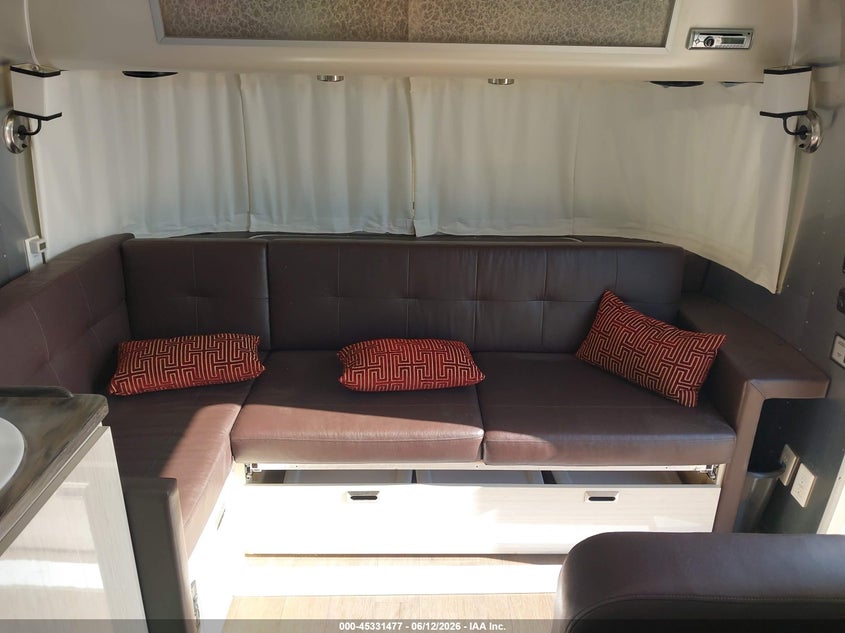 2016 Airstream Ct VIN 1STJFYM25GJ536073 IAAI salvage auction — HAIL, Original (Texas), sold $23,600 on 2026-07-28 (photo 8)