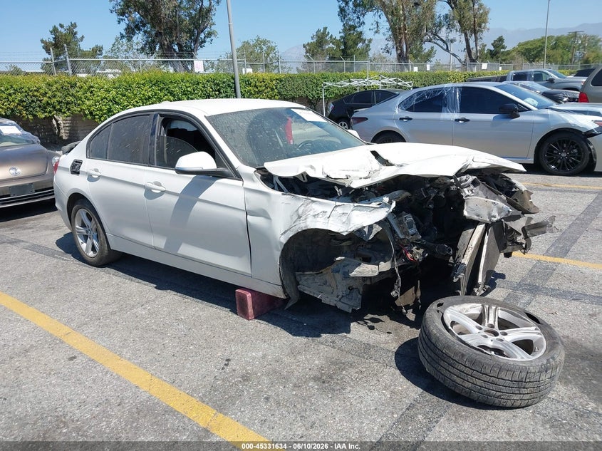 2014 BMW 3er VIN WBA3B1C54EP679402 IAAI salvage auction — FRONT & REAR, Salvage (California), sold $350 on 2026-07-14 (photo 1)