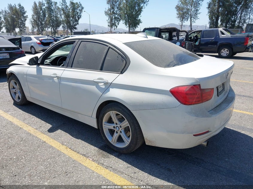 2014 BMW 3er VIN WBA3B1C54EP679402 IAAI salvage auction — FRONT & REAR, Salvage (California), sold $350 on 2026-07-14 (photo 3)