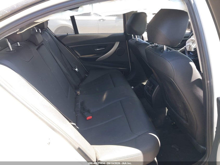 2014 BMW 3er VIN WBA3B1C54EP679402 IAAI salvage auction — FRONT & REAR, Salvage (California), sold $350 on 2026-07-14 (photo 8)