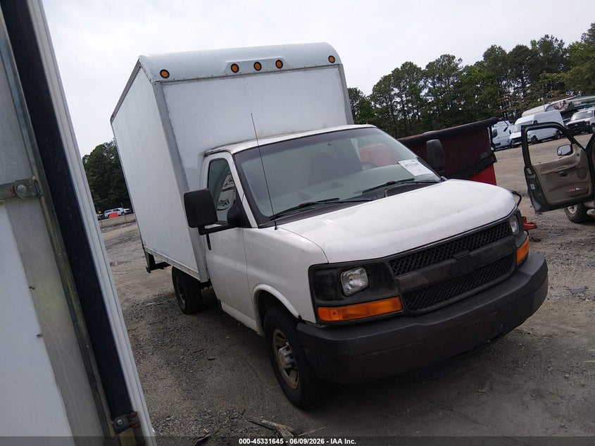 2004 Chevrolet Express 2500 VIN 1GBHG31U141247064 IAAI salvage auction — NORMAL WEAR, Clear (Virginia), sold $400 on 2026-07-09 (photo 1)