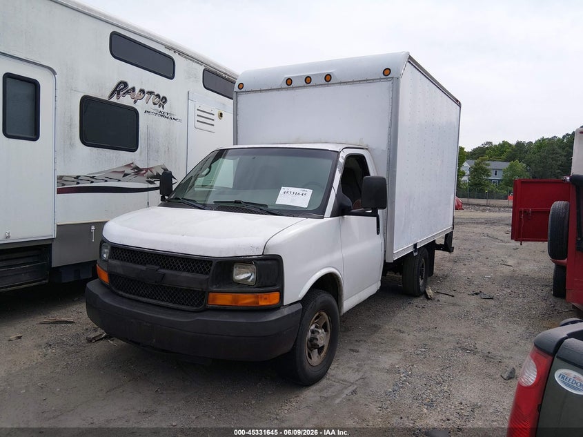 2004 Chevrolet Express 2500 VIN 1GBHG31U141247064 IAAI salvage auction — NORMAL WEAR, Clear (Virginia), sold $400 on 2026-07-09 (photo 2)