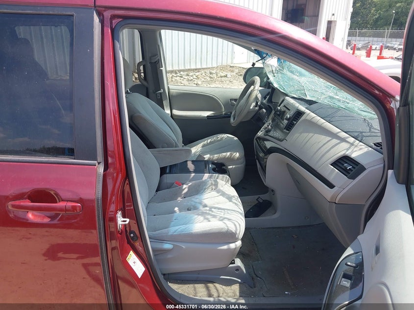 2014 Toyota Sienna VIN 5TDKK3DCXES493912 IAAI salvage auction — NORMAL WEAR, Repossession Paperwork (Georgia), sold $675 on 2026-07-16 (photo 5)