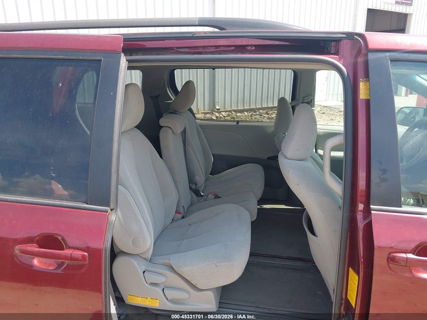 2014 Toyota Sienna VIN 5TDKK3DCXES493912 IAAI salvage auction — NORMAL WEAR, Repossession Paperwork (Georgia), sold $675 on 2026-07-16 (photo 8)