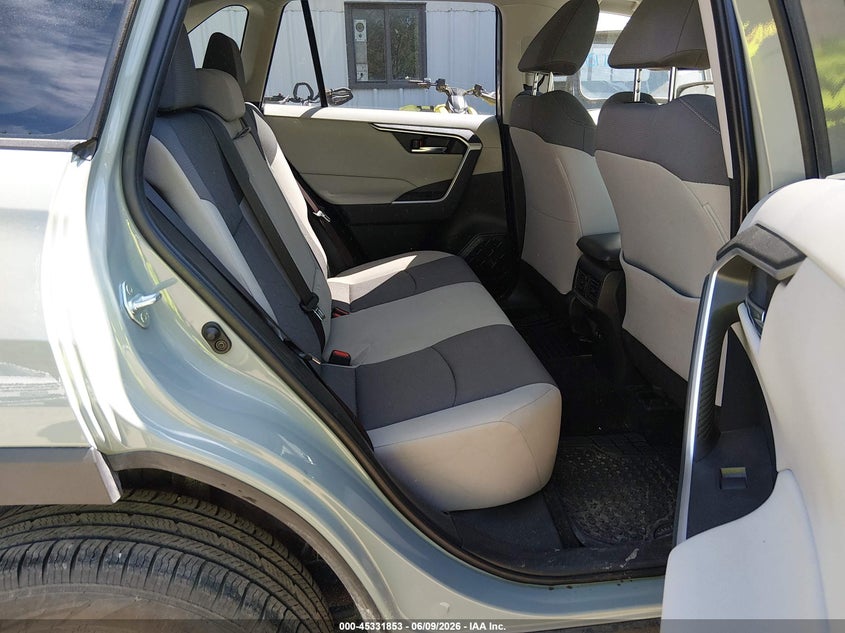 2019 Toyota Rav 4 VIN JTMP1RFV5KD033672 IAAI salvage auction — FRONT END, Salvage Title, sold $9,300 on 2026-07-26 (photo 8)