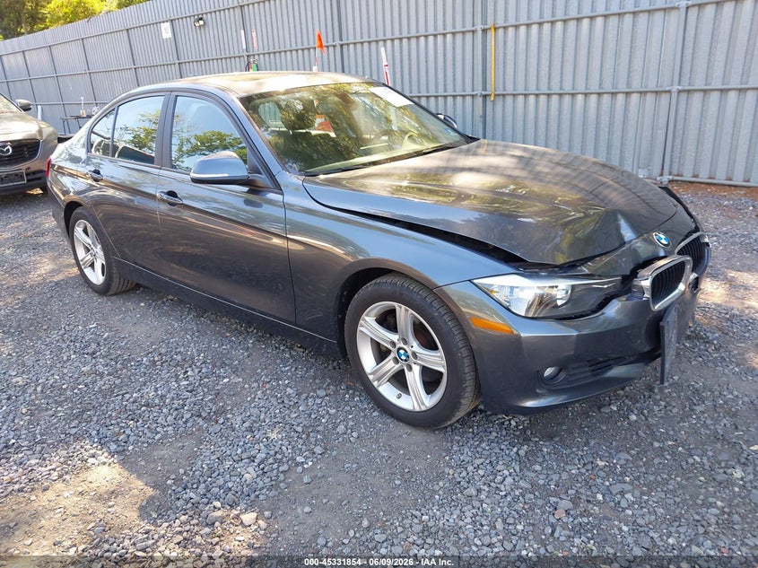 2014 BMW 3er VIN WBA3B5C53EP541437 IAAI salvage auction — FRONT & REAR, Salvage Title, sold $1,650 on 2026-07-23 (photo 1)