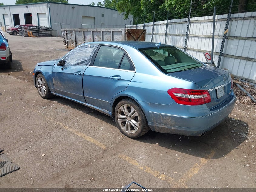 2010 Mercedes-benz E-class VIN WDDHF8HB6AA098457 IAAI salvage auction — SIDE, Clear (Michigan), sold $1,850 on 2026-07-20 (photo 3)