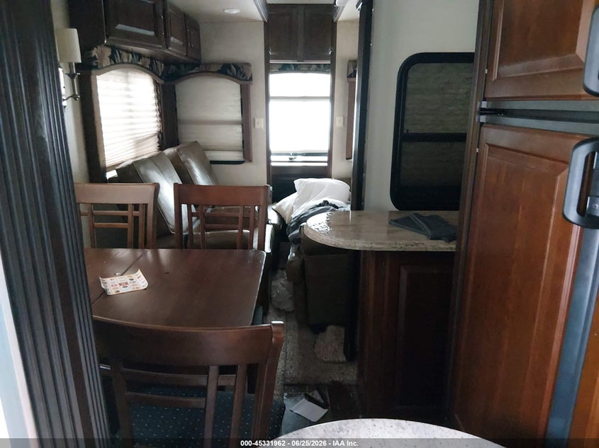 2014 Keys Avalanch VIN 4YDF33029EE760262 IAAI salvage auction — ROOF, Salvage (Illinois), sold $3,925 on 2026-09-15 (photo 8)