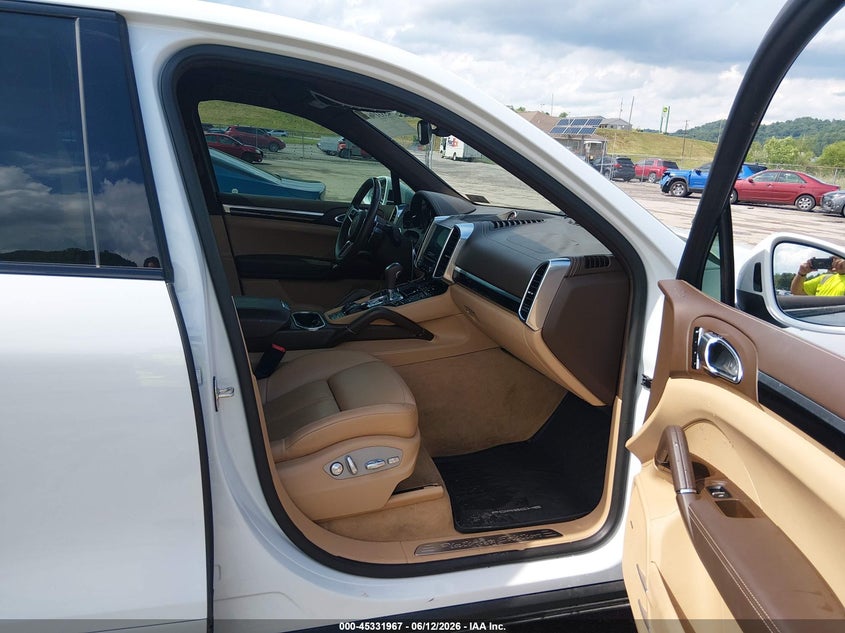 2017 Porsche Cayenne VIN WP1AA2A27HKA83289 IAAI salvage auction — FRONT END, Salvage (West Virginia), sold $6,800 on 2026-09-10 (photo 5)