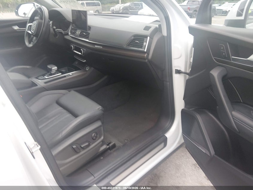 2021 Audi Q5 VIN WA1CAAFY8M2078396 IAAI salvage auction — FRONT END, Salvage Title, sold $13,300 on 2026-07-29 (photo 5)
