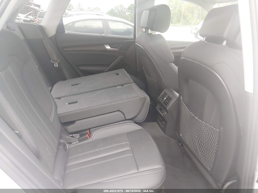 2021 Audi Q5 VIN WA1CAAFY8M2078396 IAAI salvage auction — FRONT END, Salvage Title, sold $13,300 on 2026-07-29 (photo 8)