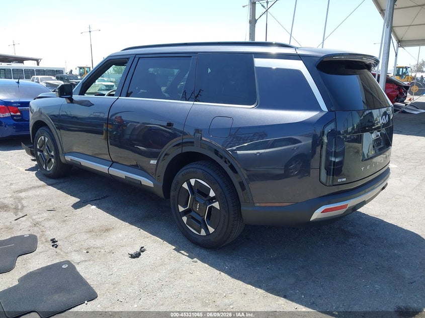 2027 Kia Telluride VIN 5XYPC5SA3VG001069 IAAI salvage auction — FRONT END, Salvage Title, sold $18,800 on 2026-07-11 (photo 3)