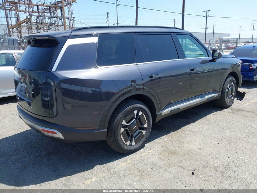 2027 Kia Telluride VIN 5XYPC5SA3VG001069 IAAI salvage auction — FRONT END, Salvage Title, sold $18,800 on 2026-07-11 (photo 4)