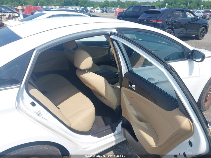 2013 Hyundai Sonata VIN 5NPEB4ACXDH618211 IAAI salvage auction — NORMAL WEAR, Clear (Delaware), sold $700 on 2026-07-30 (photo 8)