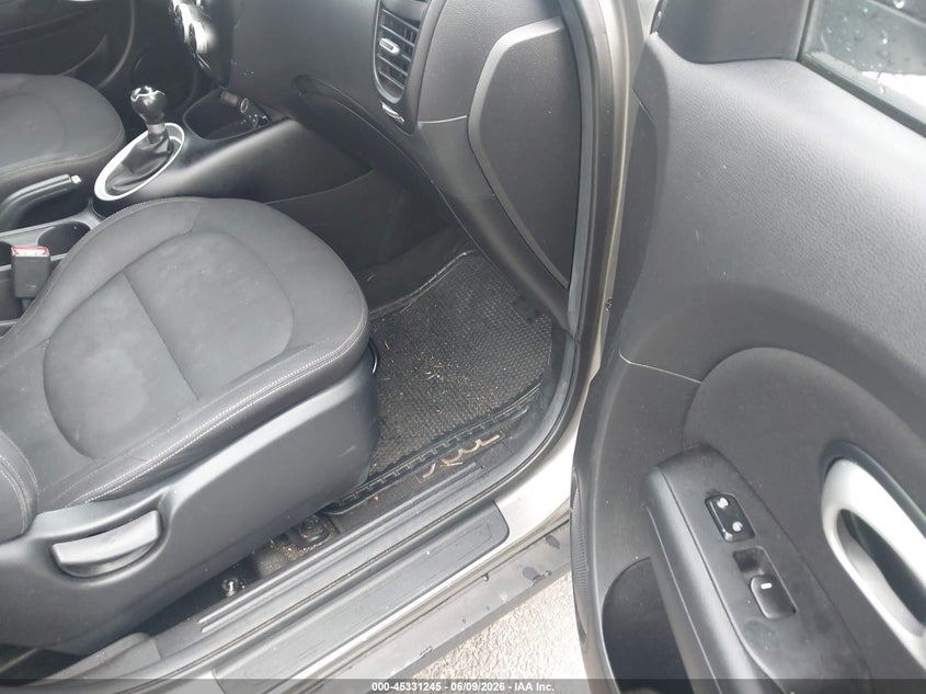 2016 Kia Soul VIN KNDJN2A26G7242701 IAAI salvage auction — NORMAL WEAR, Salvage Title, sold $750 on 2026-07-15 (photo 5)