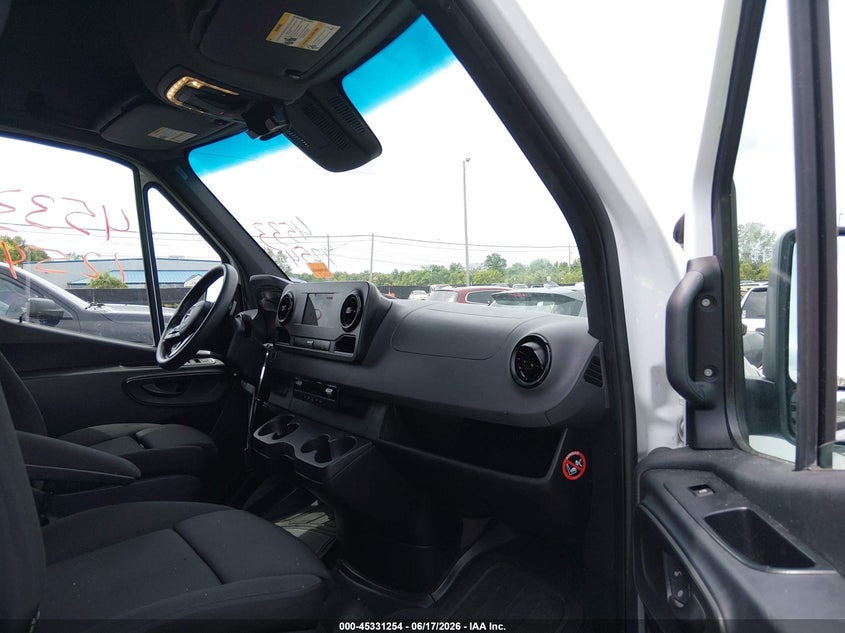 2020 Mercedes-benz Sprinter VIN W1W4EBHY0LT038456 IAAI salvage auction — HAIL, Salvage (Ohio), sold $14,900 on 2026-07-07 (photo 5)