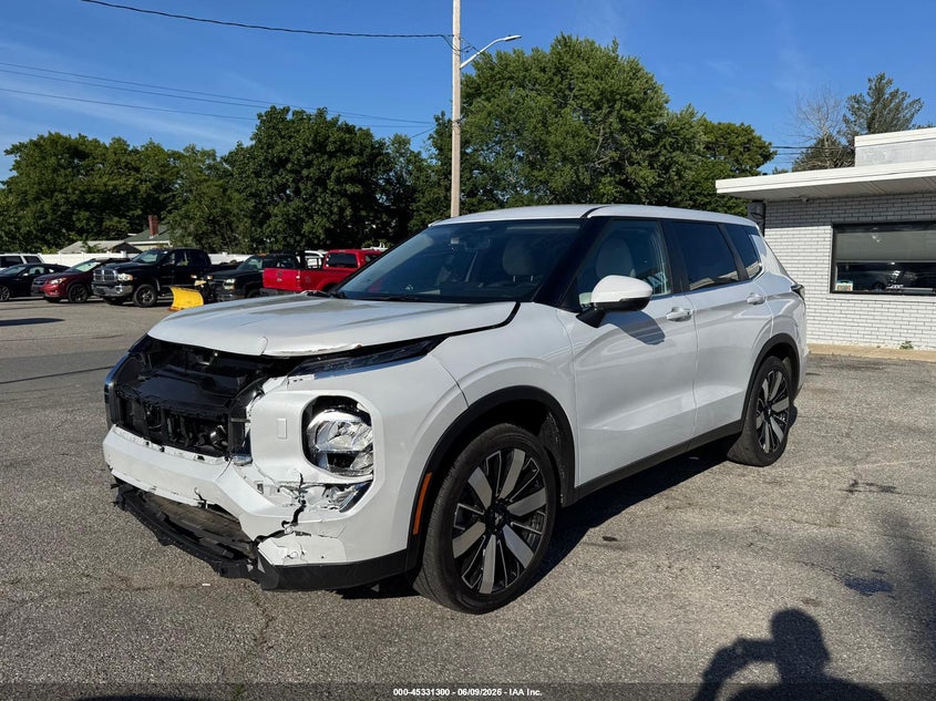 2025 Mitsubishi Outlander VIN JA4J4VA88SZ021889 IAAI salvage auction — FRONT END, Clear (South Carolina), sold $13,225 on 2026-07-18 (photo 2)