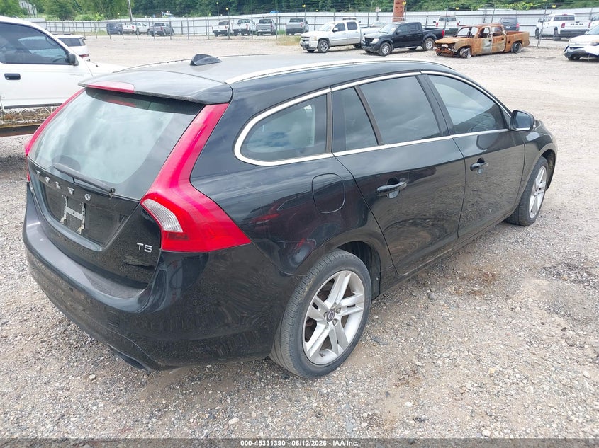2015 Volvo V60 VIN YV140MEC2F1207398 IAAI salvage auction — NORMAL WEAR, Reconstructed (Louisiana), sold $325 on 2026-07-13 (photo 4)