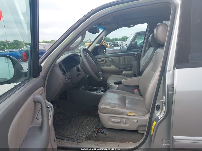 2006 Toyota Sequoia VIN 5TDBT48A66S258887 IAAI salvage auction — NORMAL WEAR, Original (Ohio), sold $950 on 2026-07-15 (photo 5)