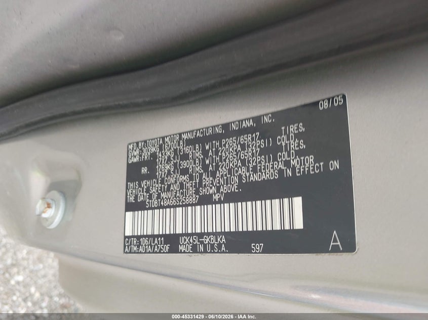 2006 Toyota Sequoia VIN 5TDBT48A66S258887 IAAI salvage auction — NORMAL WEAR, Original (Ohio), sold $950 on 2026-07-15 (photo 9)
