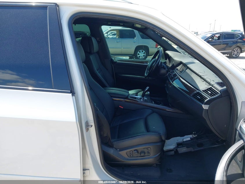 2013 BMW X5 VIN 5UXZV8C58D0C14563 IAAI salvage auction — ENGINE DAMAGE, Salvage Title, sold $2,350 on 2026-07-29 (photo 5)
