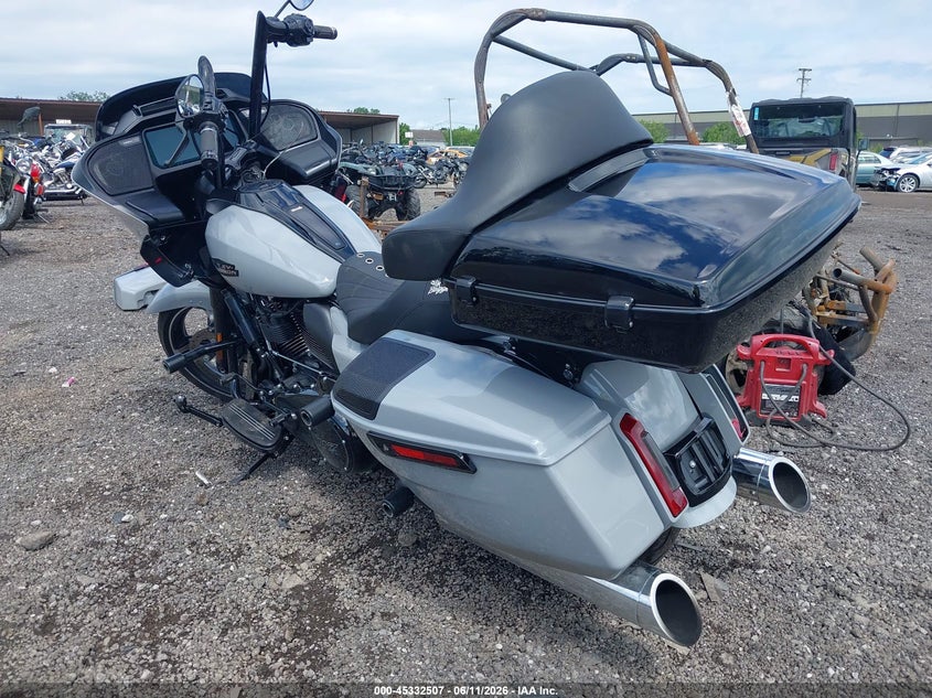 2024 Harley-davidson Road glide VIN 1HD1KH71XRB631642 IAAI salvage auction — RIGHT SIDE, Salvage Title, sold $13,300 on 2026-09-01 (photo 3)