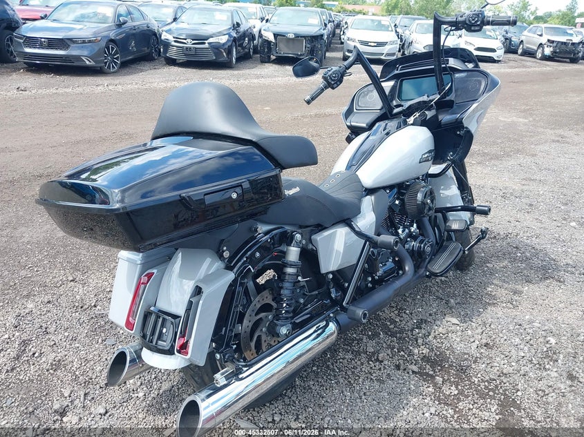 2024 Harley-davidson Road glide VIN 1HD1KH71XRB631642 IAAI salvage auction — RIGHT SIDE, Salvage Title, sold $13,300 on 2026-09-01 (photo 4)