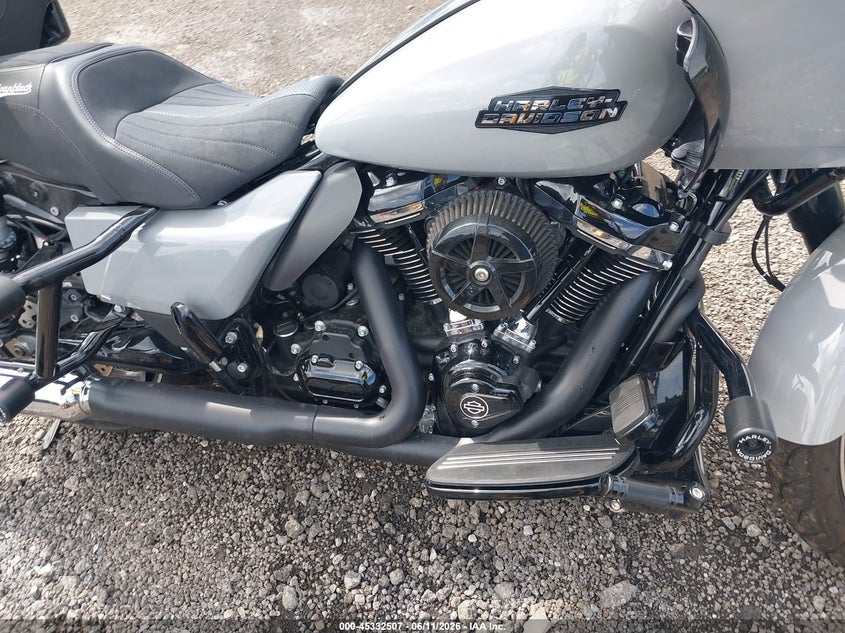 2024 Harley-davidson Road glide VIN 1HD1KH71XRB631642 IAAI salvage auction — RIGHT SIDE, Salvage Title, sold $13,300 on 2026-09-01 (photo 8)