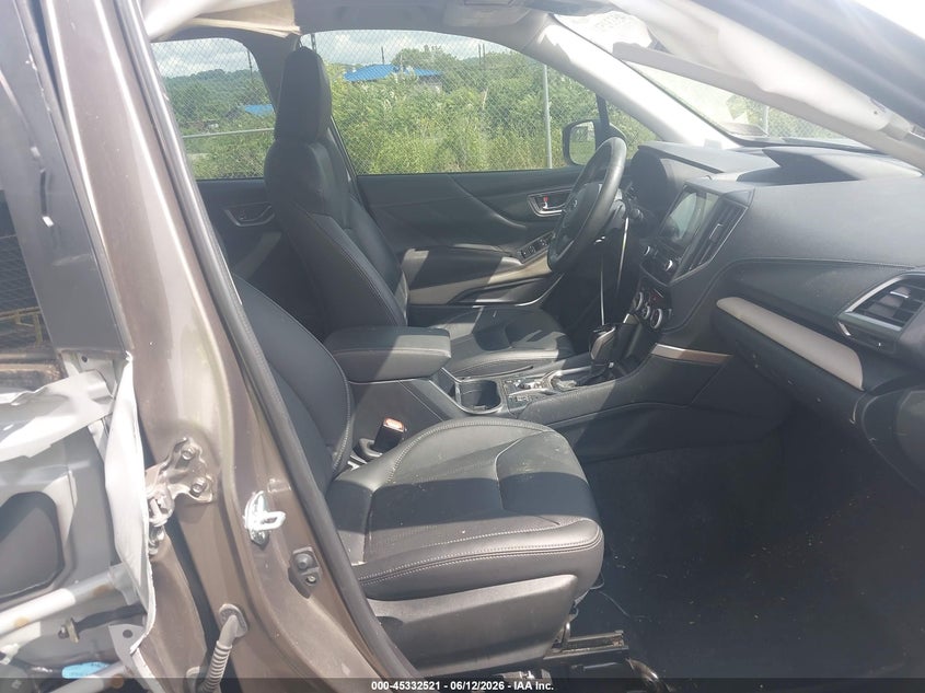 2023 Subaru Forester VIN JF2SKAPC5PH549361 IAAI salvage auction — SIDE, Salvage Title, sold $6,800 on 2026-07-26 (photo 5)