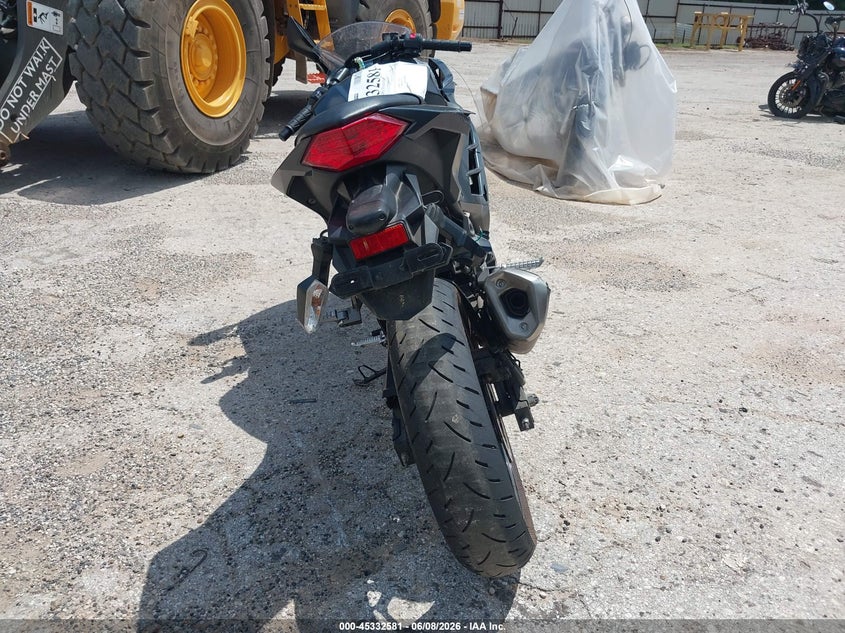 2016 Kawasaki Ninja VIN JKAEX8A1XGDA27178 IAAI salvage auction — RIGHT SIDE, Salvage Title, sold $500 on 2026-07-28 (photo 6)