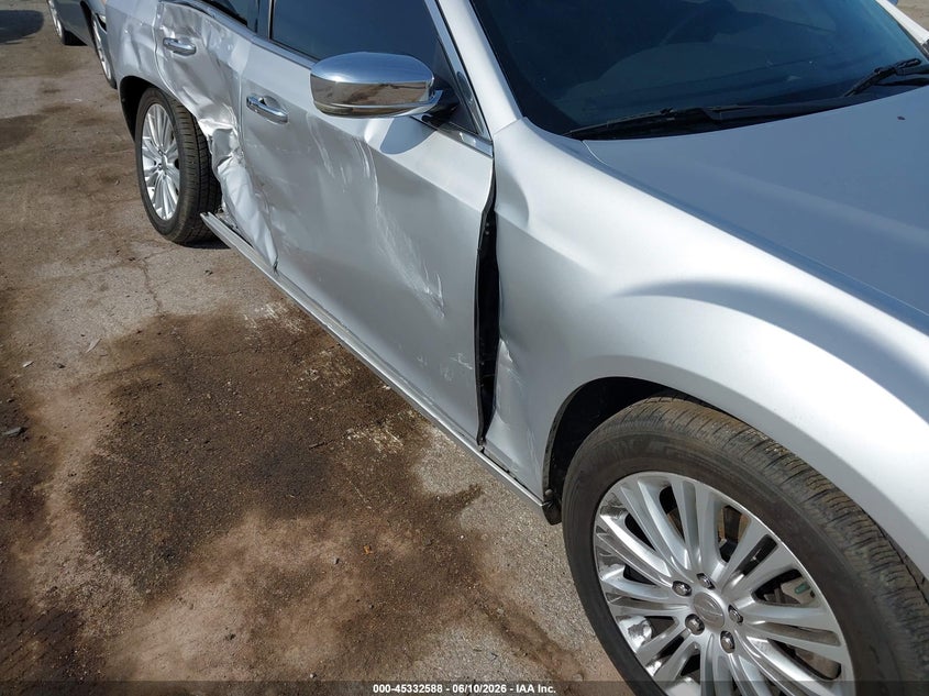 2012 Chrysler 300 VIN 2C3CCAHG7CH313790 IAAI salvage auction — SIDE, Salvage Title, sold $1,400 on 2026-08-26 (photo 6)